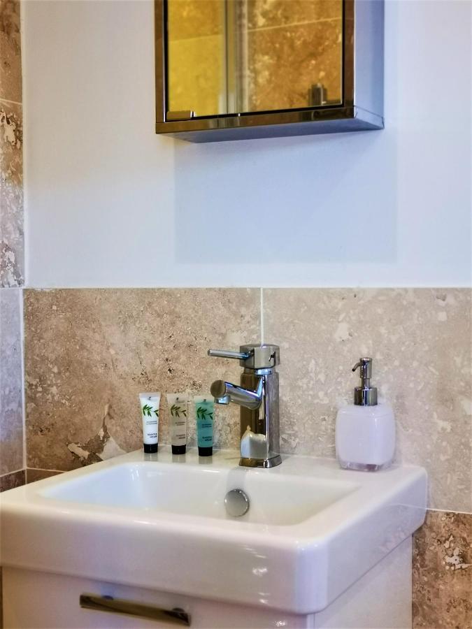 Ferienwohnung Marina Living With Parking, Balcony, Quiet And Secure Hove Exterior foto